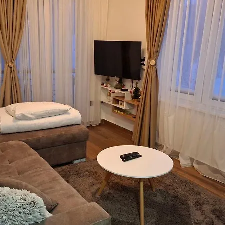 アパート Katana-jahorinska